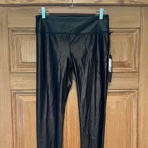 NWT black Liquid Legging